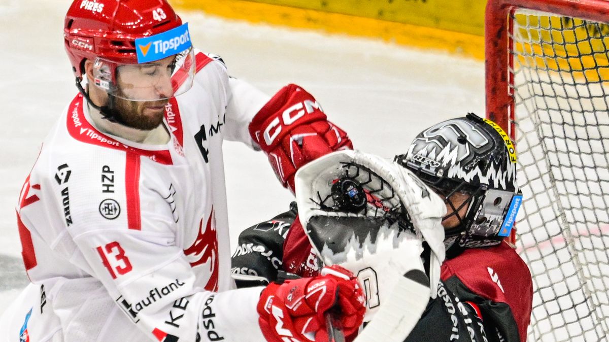 Třinecký Kurovský zaplatí za verbální napadání sudích, boleslavský Křepelka za nafilmovaný pád